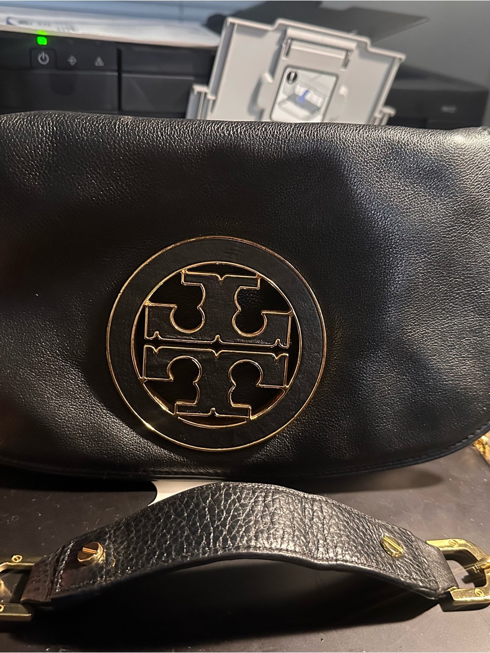 * AUTHENTIC* Tory Burch Black Leather Shoulder Bag with Gold Logo - Picture 2 of 9